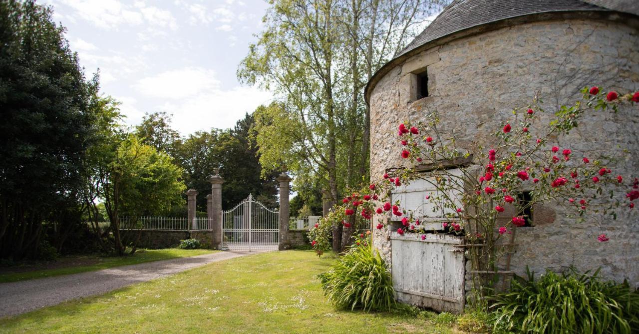 Le Manoir De Juganville Saint-Martin-de-Varreville Exterior photo