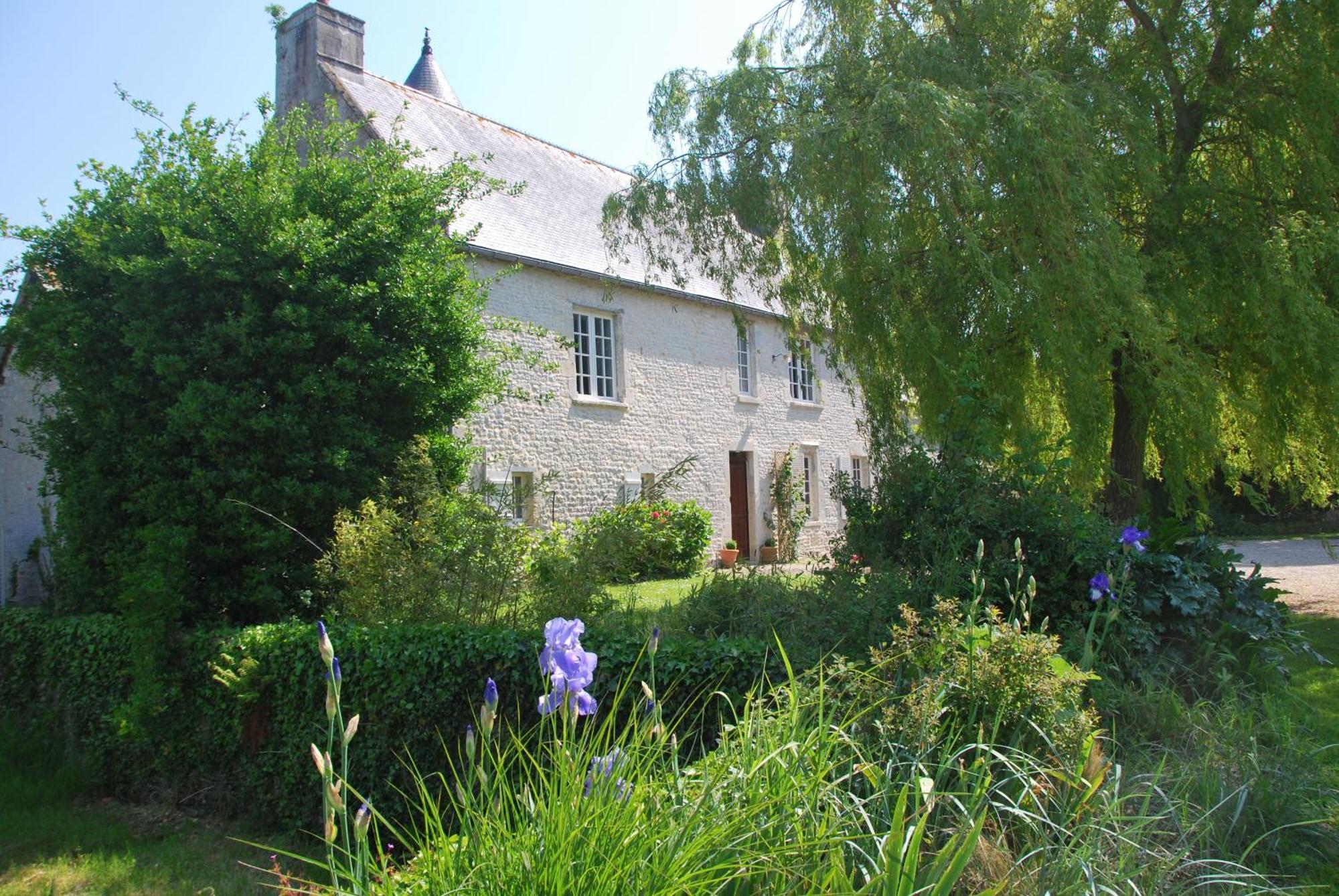 Le Manoir De Juganville Saint-Martin-de-Varreville Exterior photo